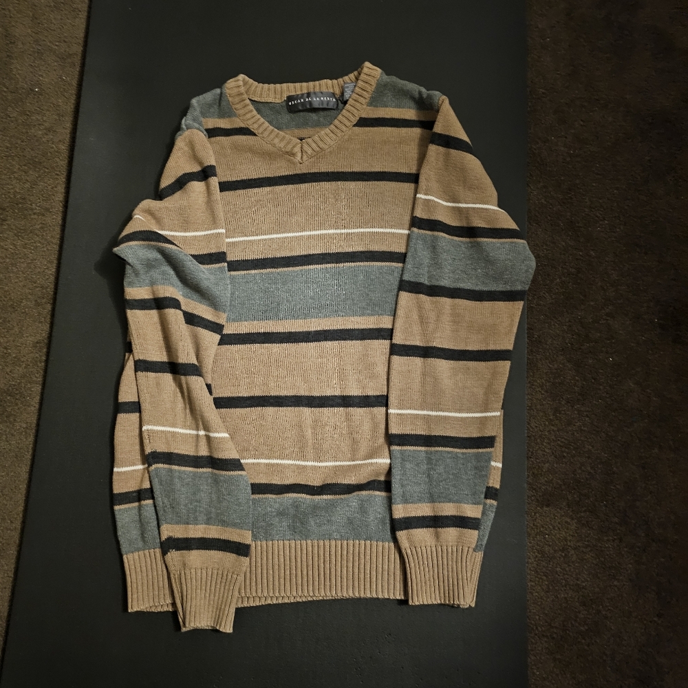 Oscar de la Renta V-Neck Sweater in Tan and Gray Stripes Mens SMALL